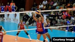 Juego de Puerto Rico contra Cuba en la ronda del Grand Prix de Voleibol