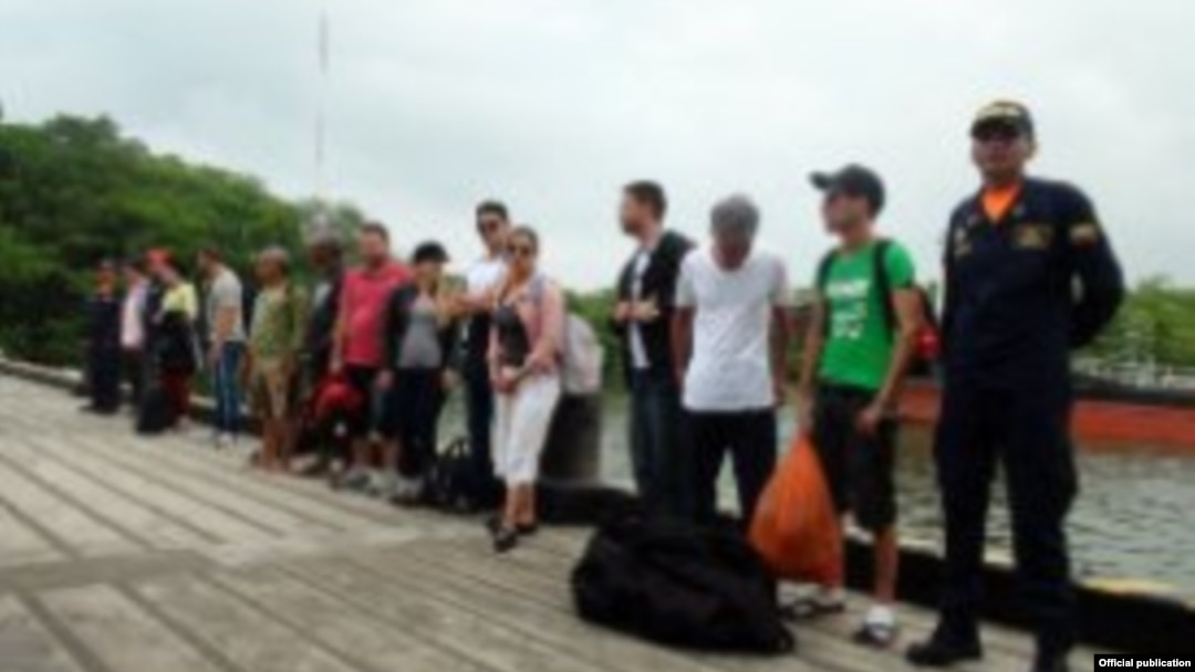 Guardacostas colombianos encontraron a 41 migrantes ilegales, incluidos 24 cubanos, en el Golfo de Urabá.