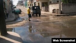 albañales en la ciudad