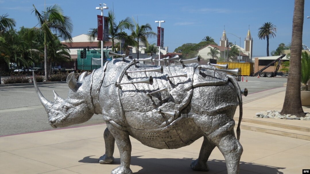 ESCULTURA DE ARTISTA CUBANO SE EXPONE EN EL MUSEO DE CALIFORNIA