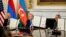 Trump firma una declaración trilateral con el presidente Ilham Aliyev, de Azerbaiyán, y el primer ministro Nikol Pashinyan, de Armenia.