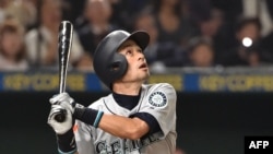 Ichiro Suzuki en un juego contra los Atléticos de Oakland, en Tokio, en marzo de 2019. (Kazuhiro Nogi/AFP/Archivo)