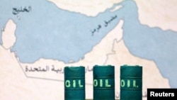 FOTO DE ARCHIVO: Una ilustración muestra un mapa del estrecho de Ormuz.