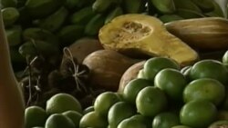 Frutas tropicales no abundan en el menú de los cubanos