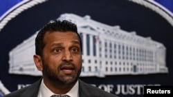 El director del Buró Federal de Investigaciones (FBI), Kash Patel, habla durante una conferencia de prensa en el Departamento de Justicia en Washington, D.C., EE. UU., el 21 de abril de 2026. REUTERS/Annabelle Gordon