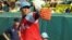 Yozzen Cuesta, primera base del equipo de béisbol Tigres de Ciego de Avila, desertó en Canadá.