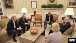 El presidente Barack Obama con los líderes demócratas en la Casa Blanca