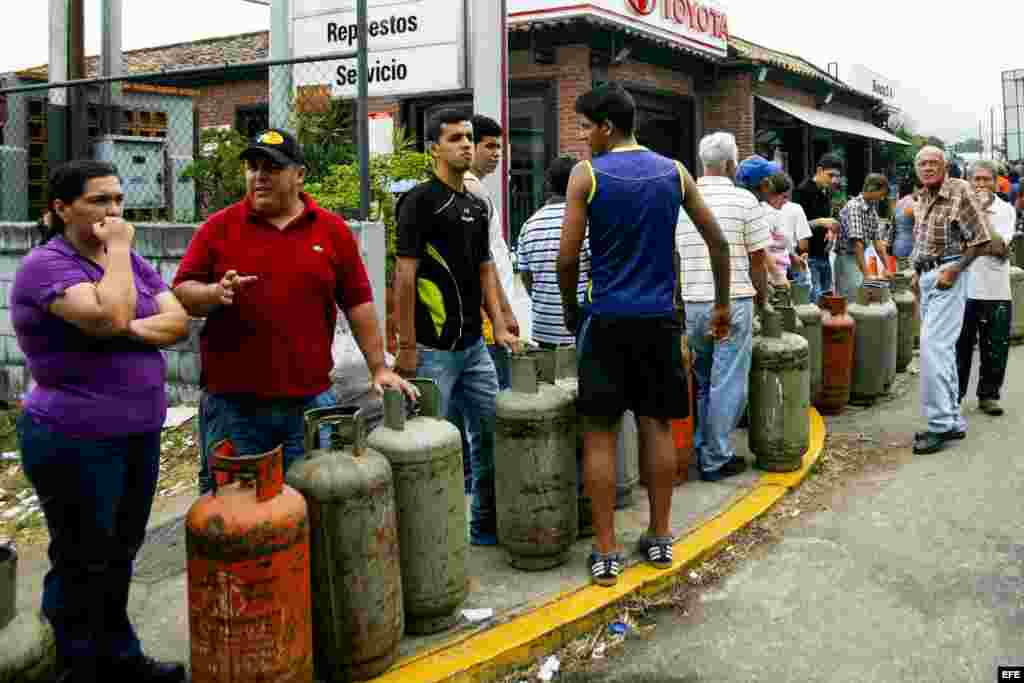 Largas colas en supermercados de Táchira para comprar alimentos
