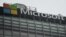 Logo de Microsoft en una de sus filiales en el mundo.