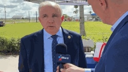 El congresista Carlos Giménez en entrevista con Martí Noticias.