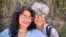 La influencer y activista cubana Anna Sofía Benítez y su madre, Caridad Silvente. 