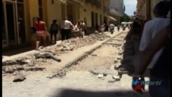 Cemento y pintura: solo para los edificios del turismo en la Habana Vieja