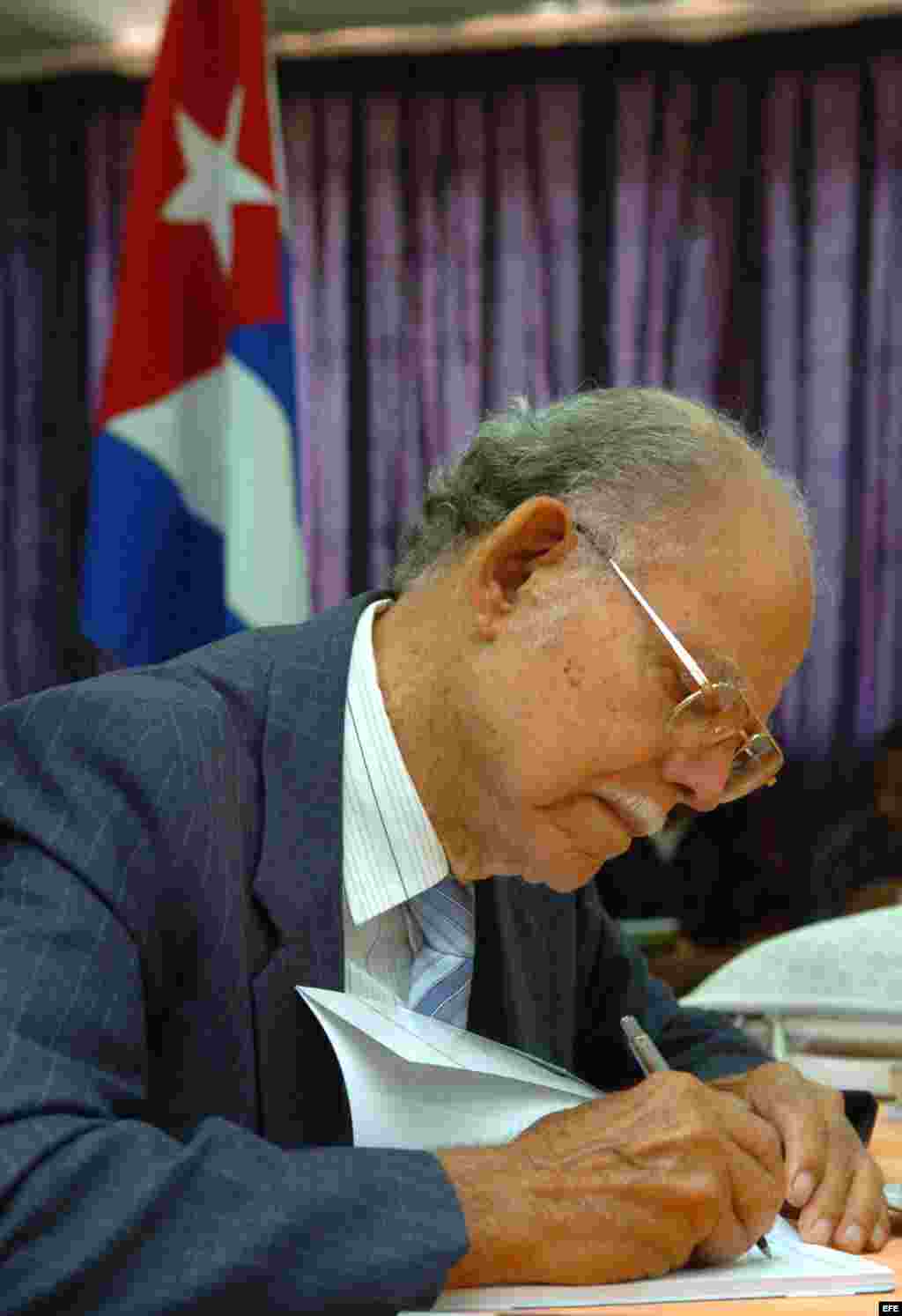 El dirigente anticastrista, Huber Matos, ofreció el lunes 19 de marzo de 2007, una conferencia de prensa en la que se refirió a la situación de los presos políticos en Cuba.